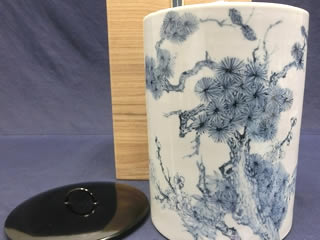 染付水指